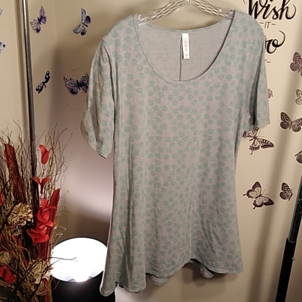 Women's LuLaRoe Shirt